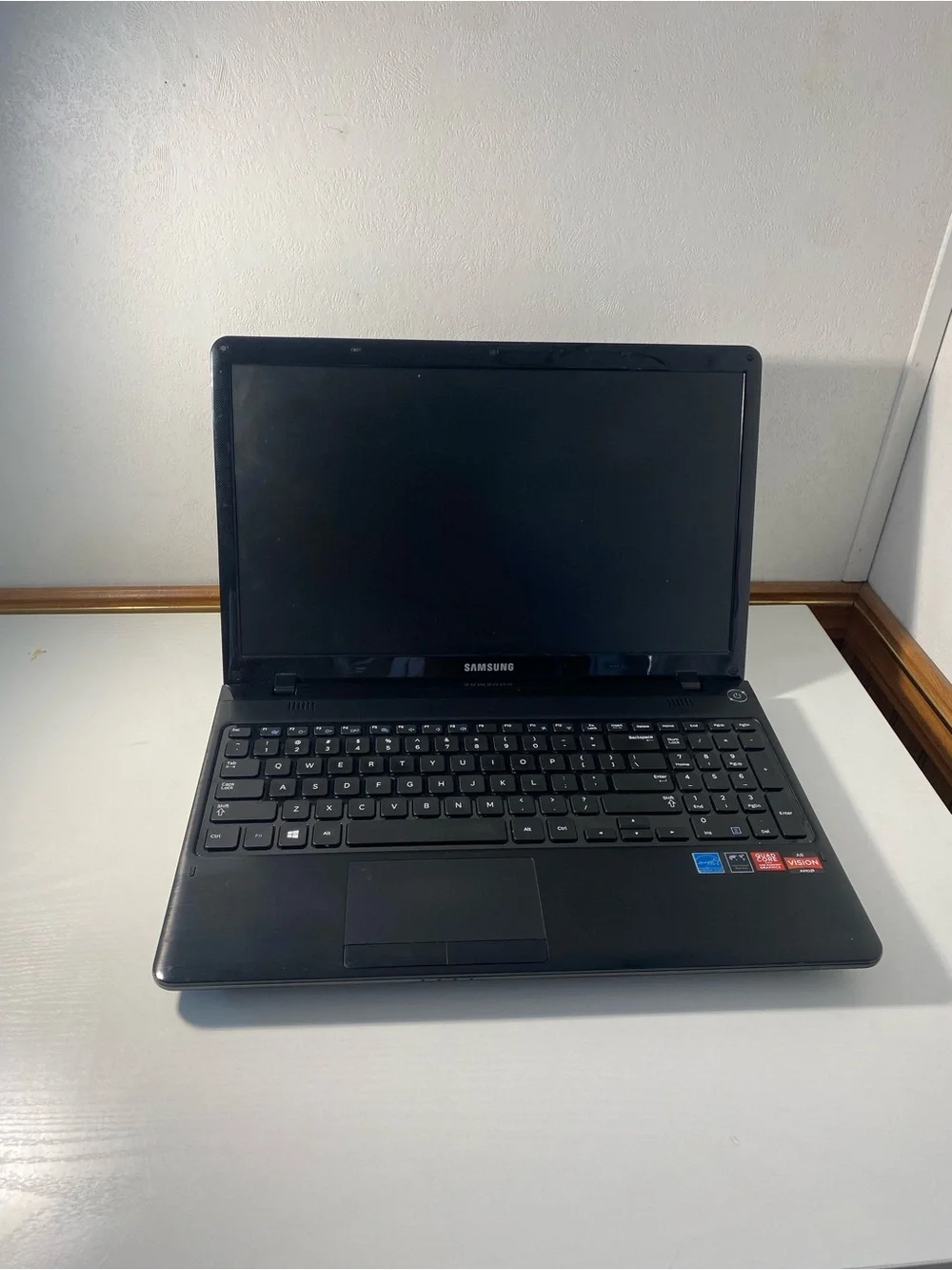Samsung NP355E5C-A01US 15.6” Laptop AMD E2-1800 4GB RAM Untested No Charger
